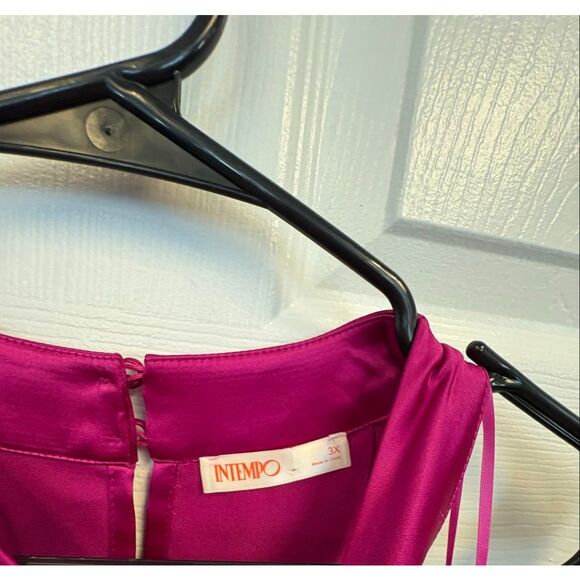 Fuschia Sleeveless Plus Size Blouse - Picture 7 of 8